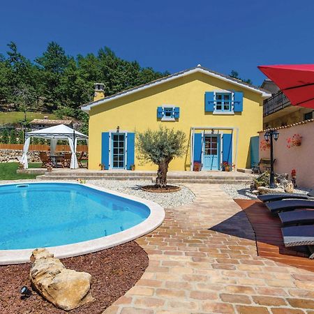 Stunning Home In Jurdani With Wifi Mucici Exteriér fotografie