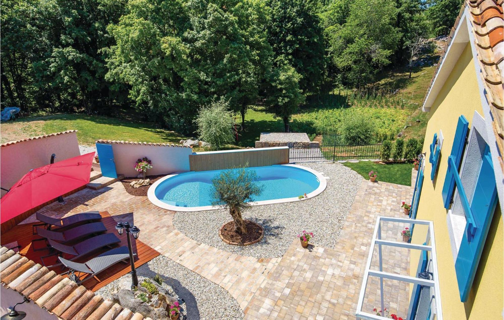 Stunning Home In Jurdani With Wifi Mucici Exteriér fotografie
